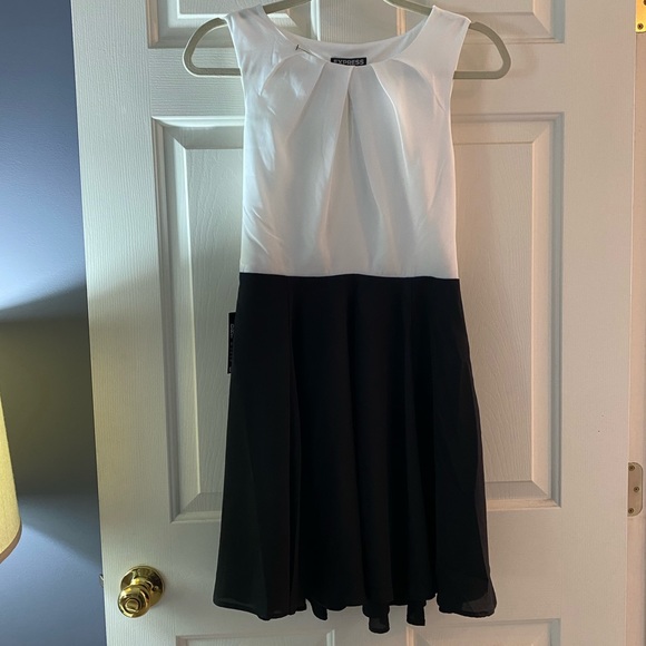 Express Dresses & Skirts - EXPRESS DRESS short, white& black, size2